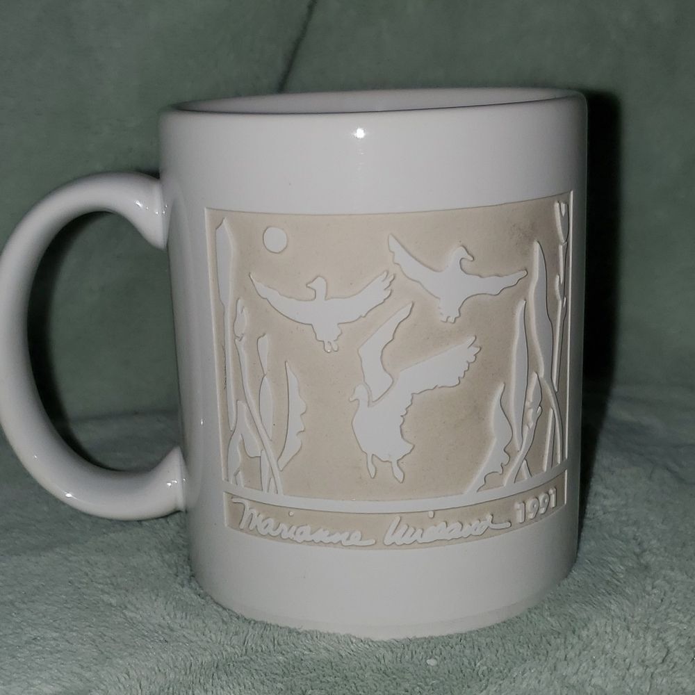 Marianne Wieland 1991 Flying Duck KAKM Anchorage Alaska Etched Mug 10 oz.